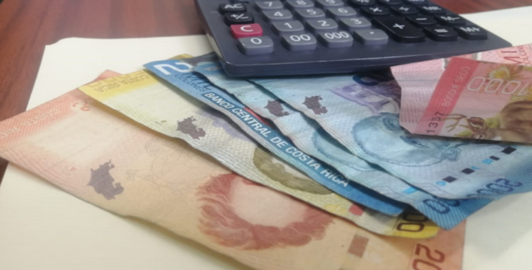 Dinero de Costa Rica