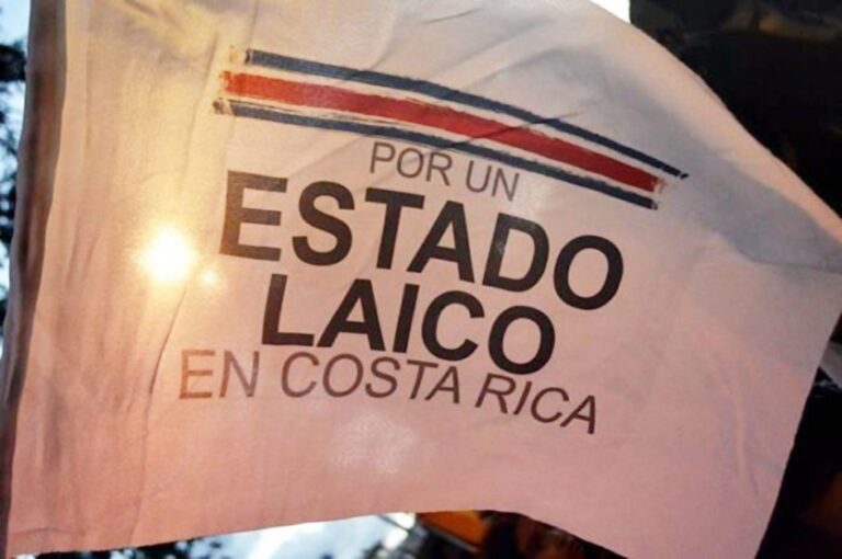 Pancarta que dice: Por Un Estado Laico En Costa Rica