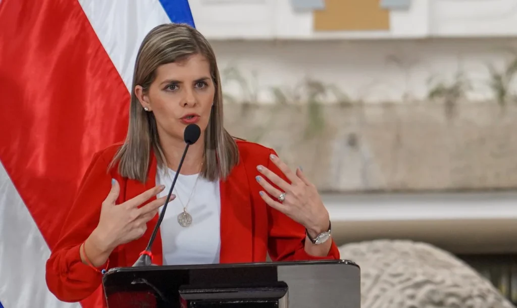 Ministra-Planificacion-Laura-Fernandez-1024x610
